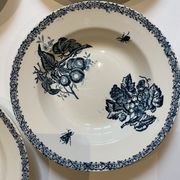 Set of 4 hollow plates, insect and fruit decorations, Manufacture Choisy le Roi, Terre de fer