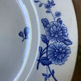 Plate with blue floral decoration KG Luneville