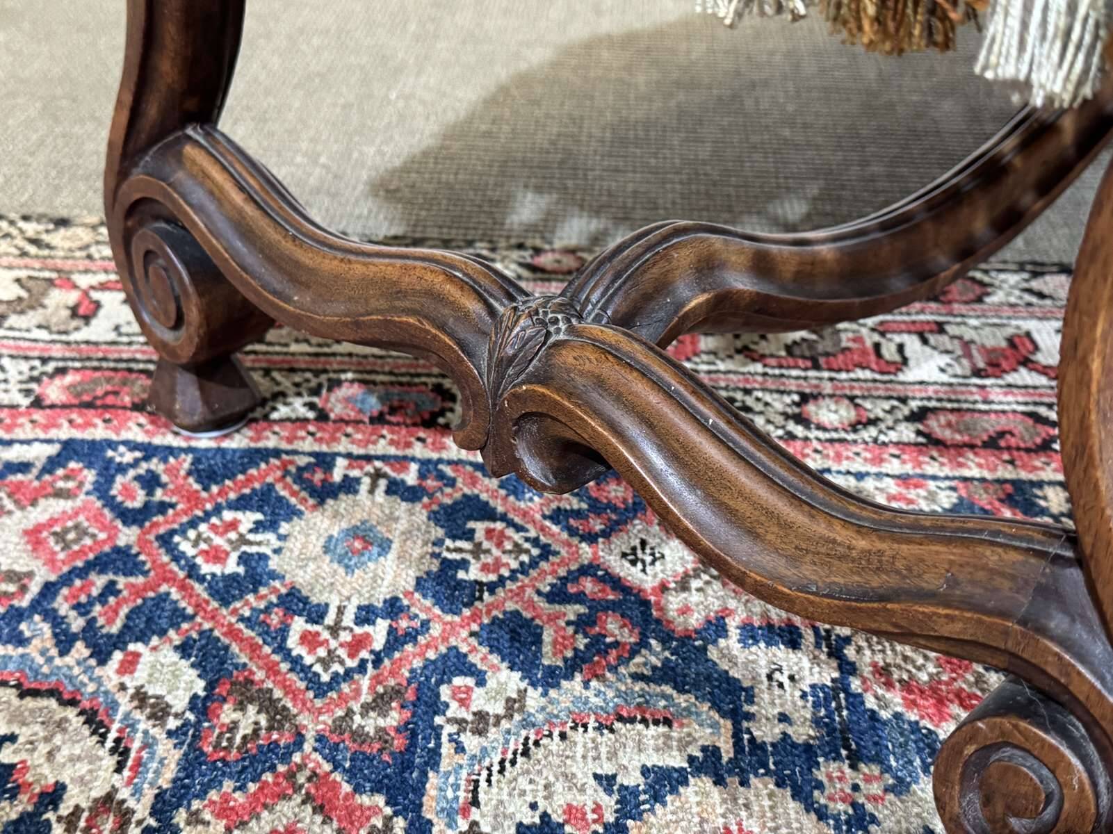 Banquette de fenêtre en noyer début XXème