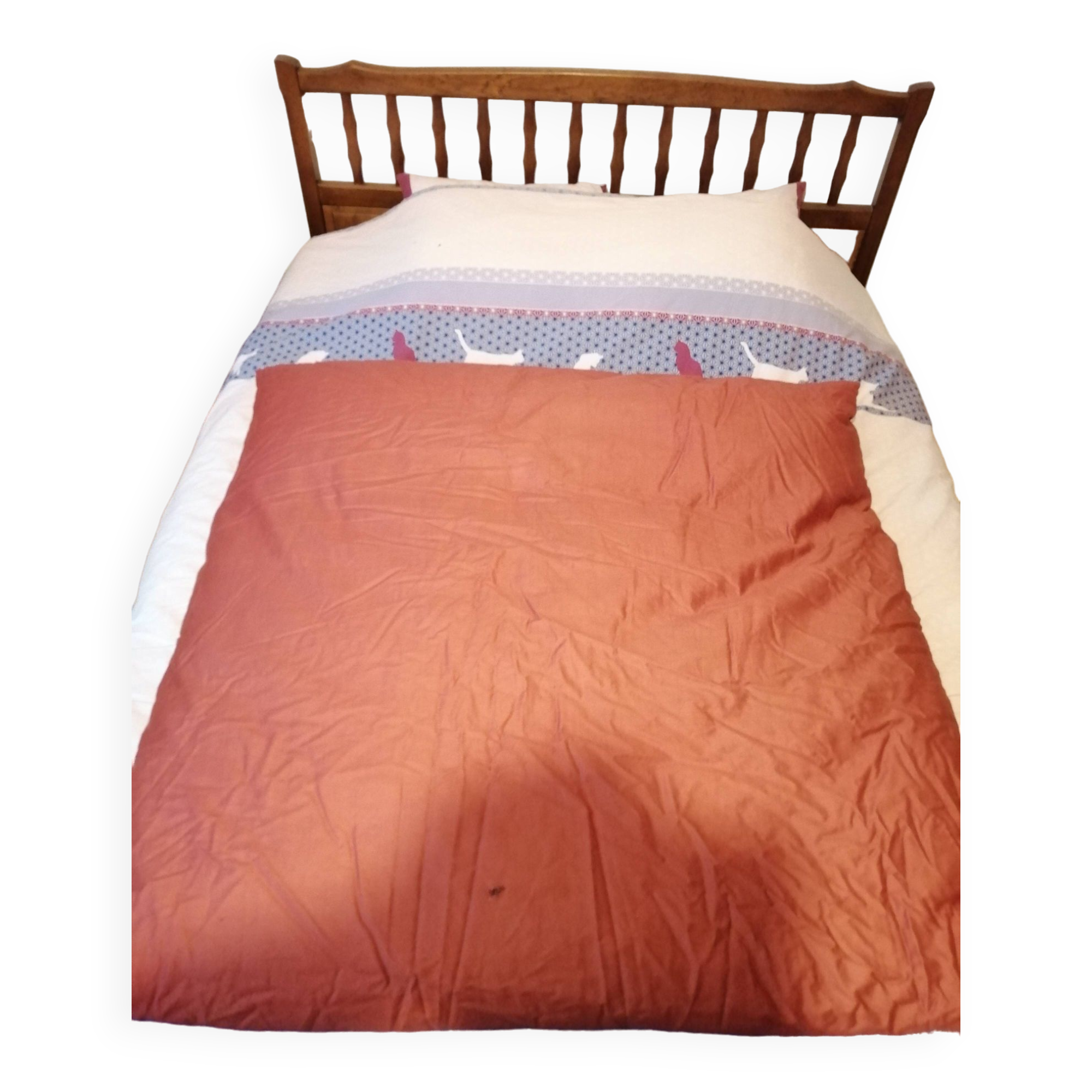 Old brick red quilt