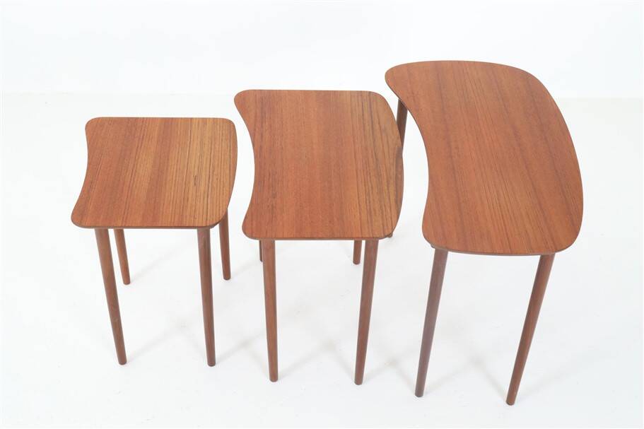 Set of 3 asymmetrical teak nesting tables / side tables / Mid Century Danish Modern Design / 1950s / 1960s