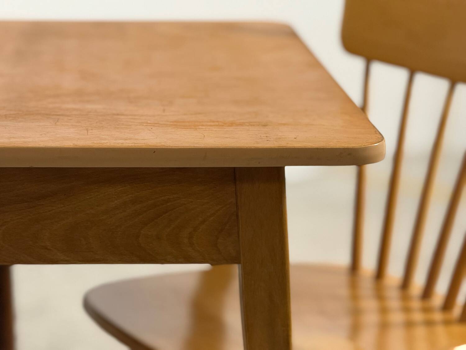 Vintage dining table – tapered legs – 1950s-1960s