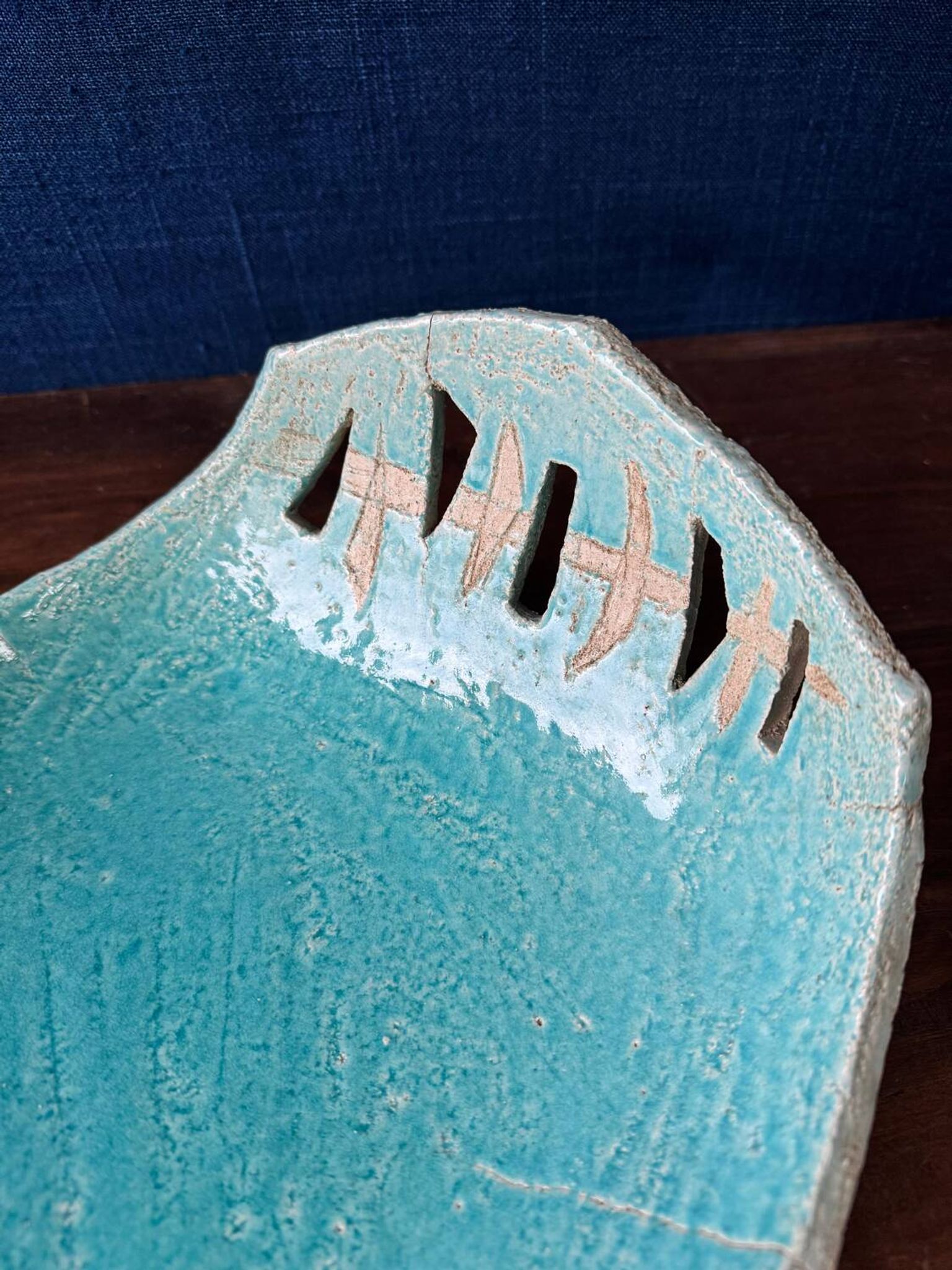 Large fruit bowl / centrepiece in glazed ceramic from the 1970s.