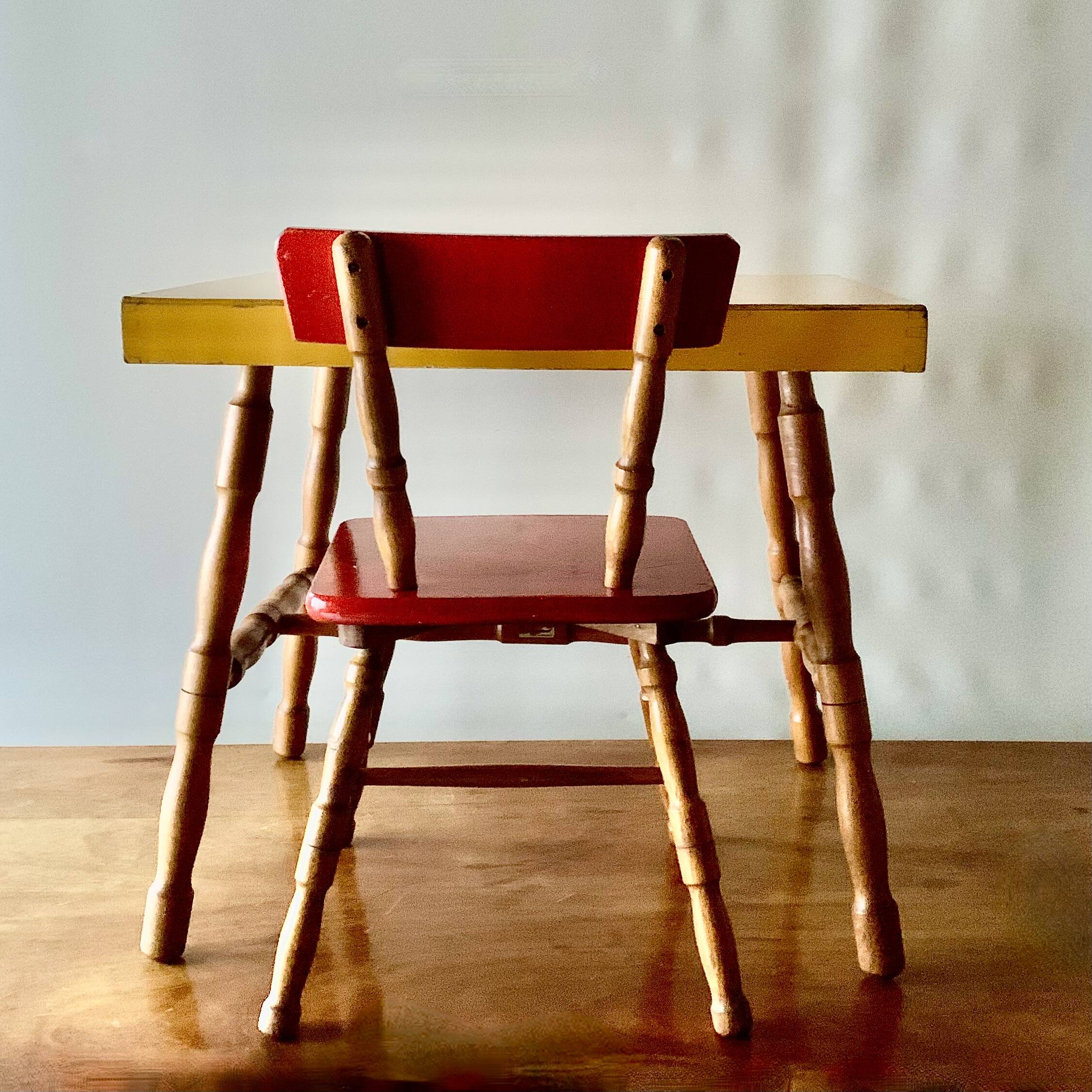 Vintage desk and chair for children in painted wood