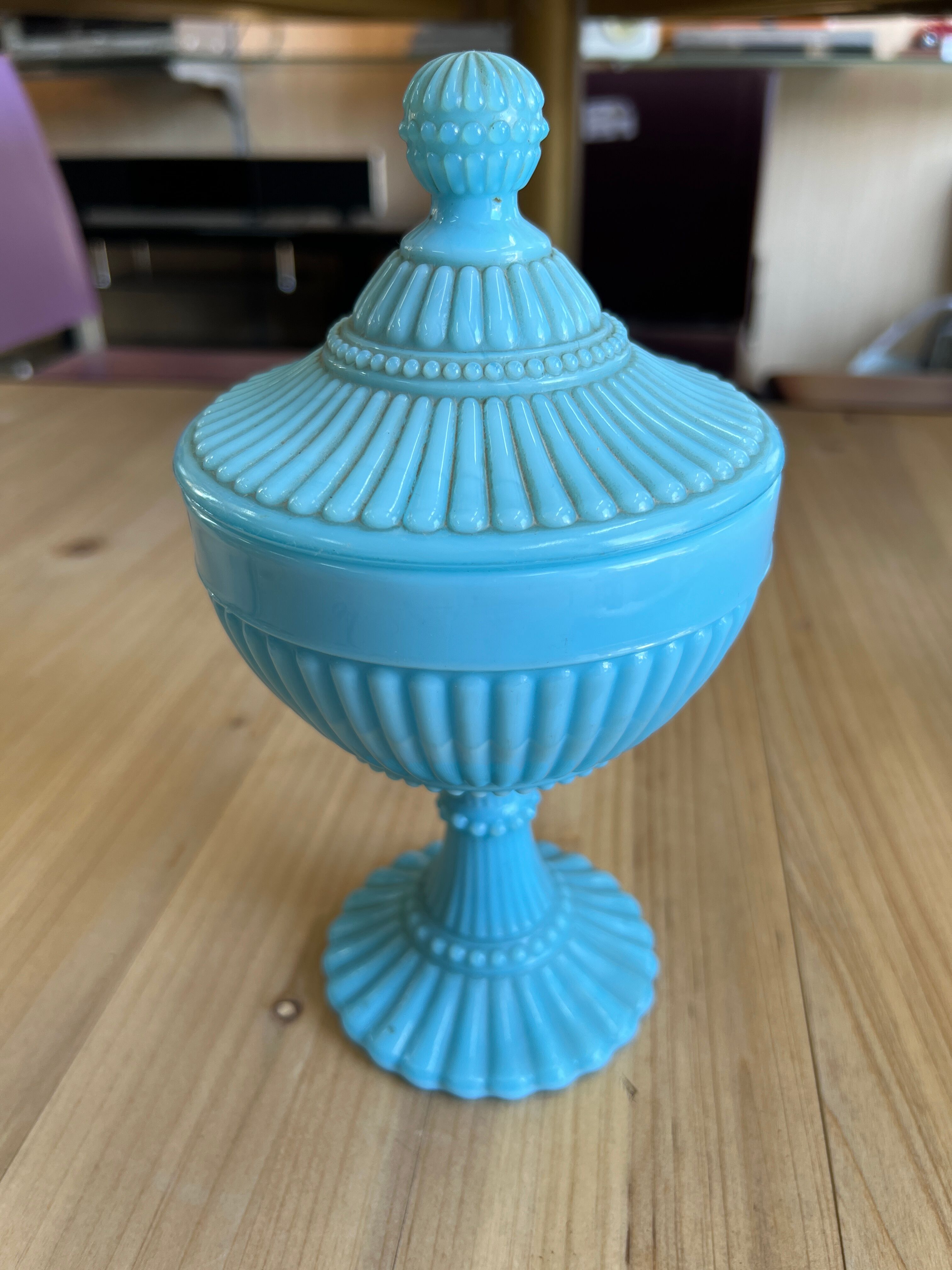 Turquoise blue opaline pot