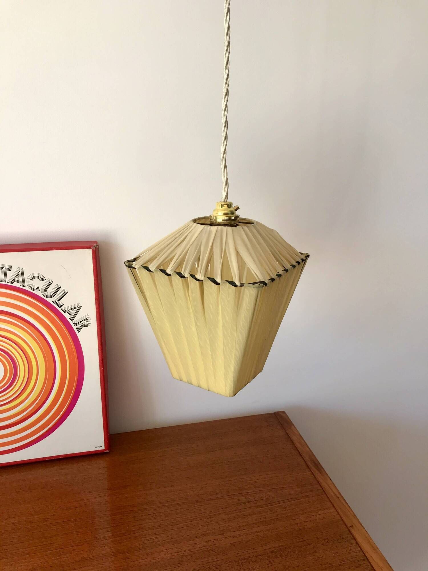 suspension in black iron and woven plastic from the 70s
