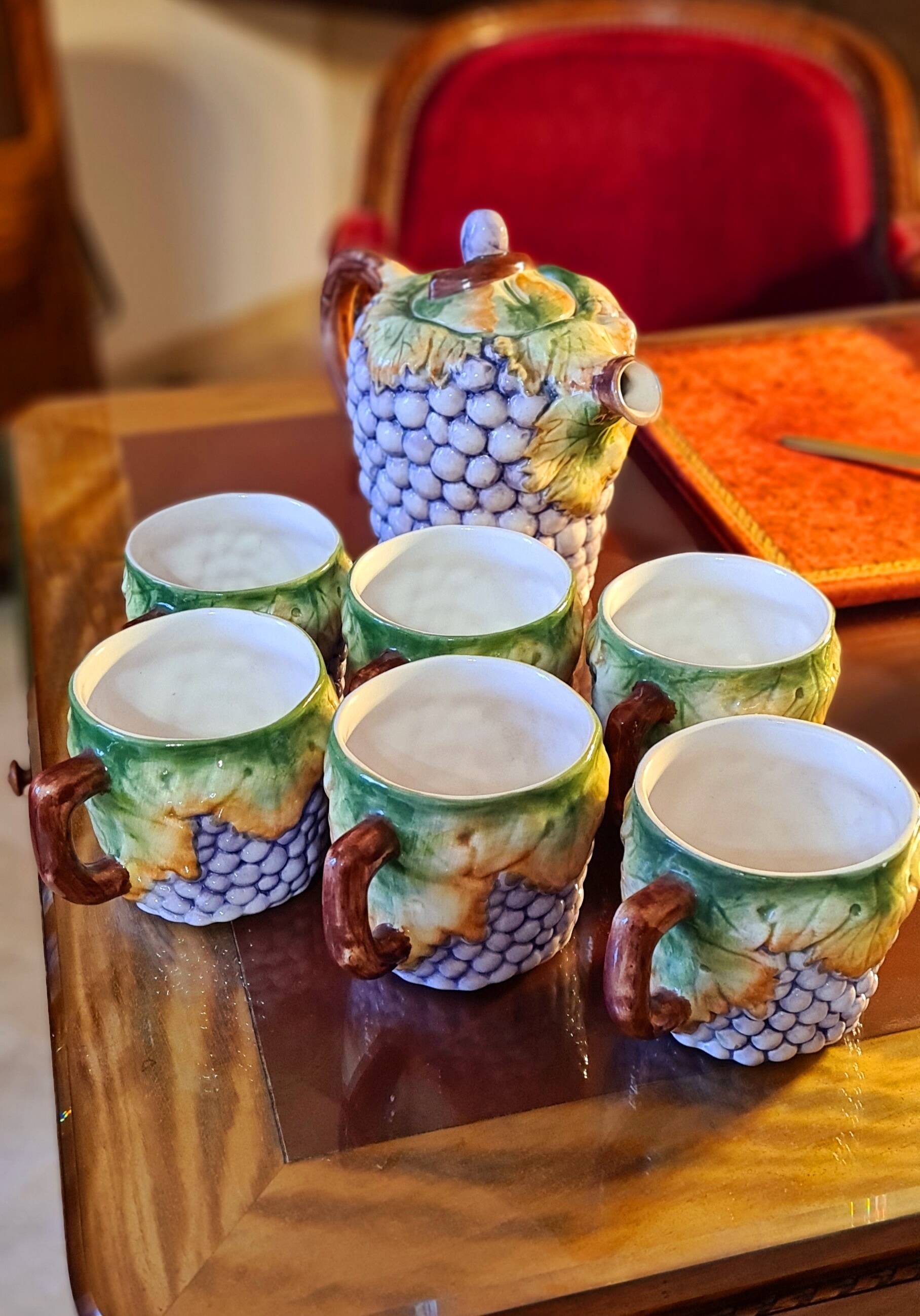 Set in Portuguese slip