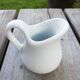 Trio de pot à lait en porcelaine blanche