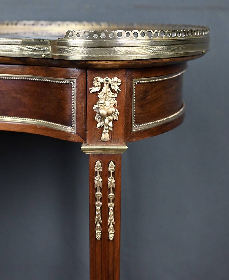 Small Kidney Table in Mahogany, Transition Style – Early 20th Century