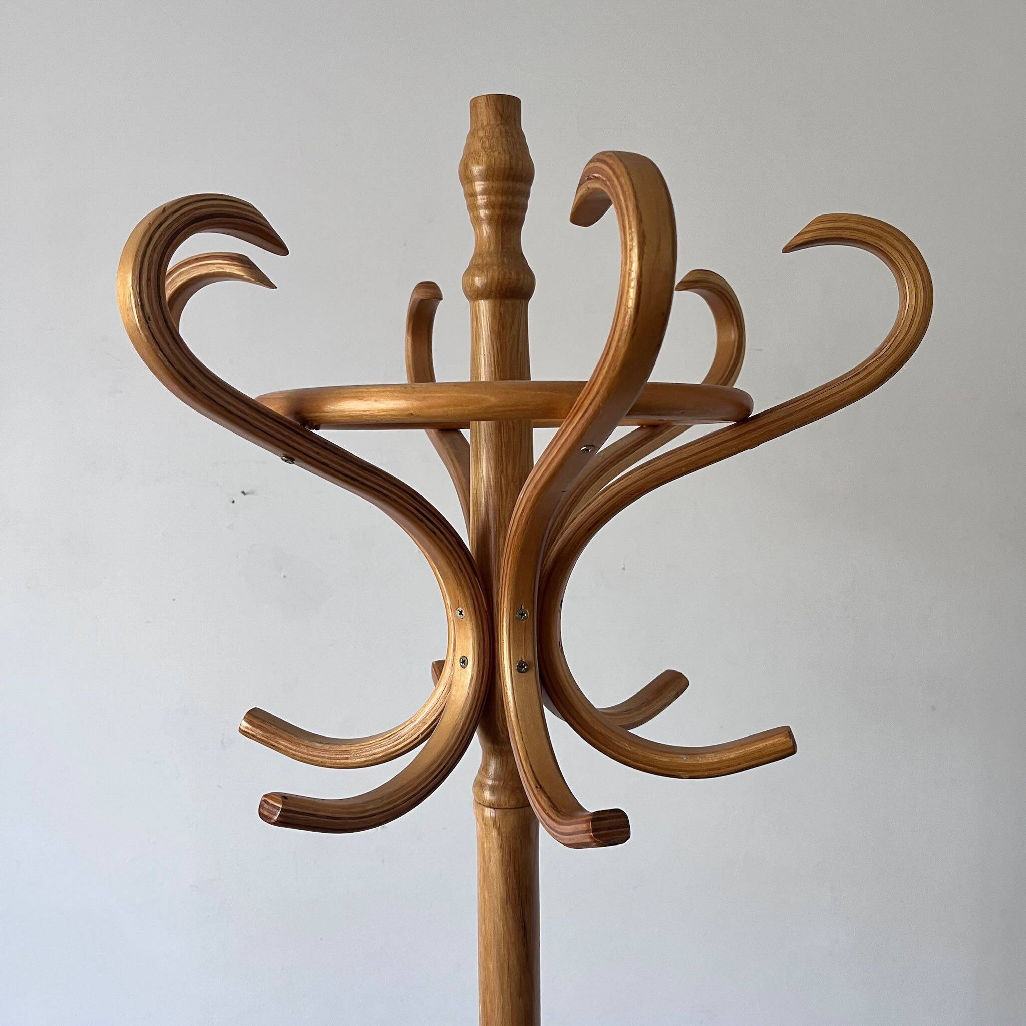 Vintage parrot coat rack in light wood