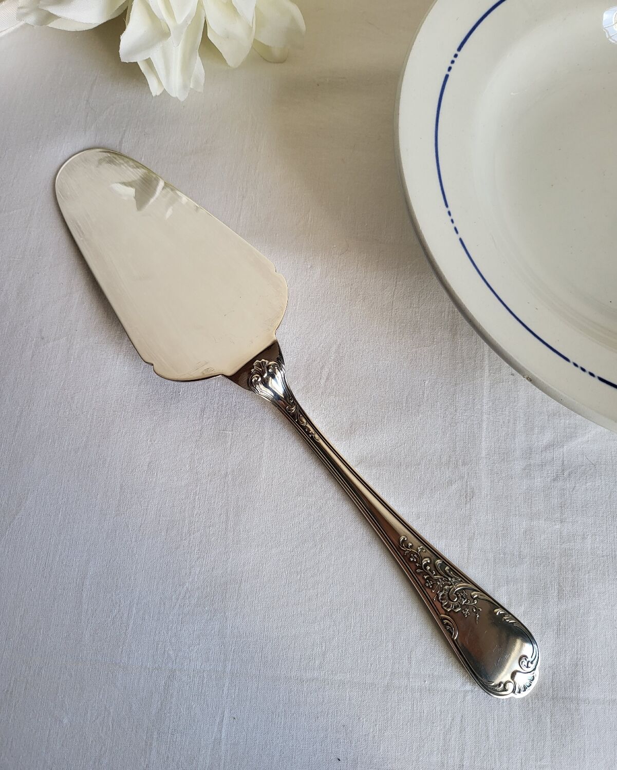 Silver-plated pie server Guildar
