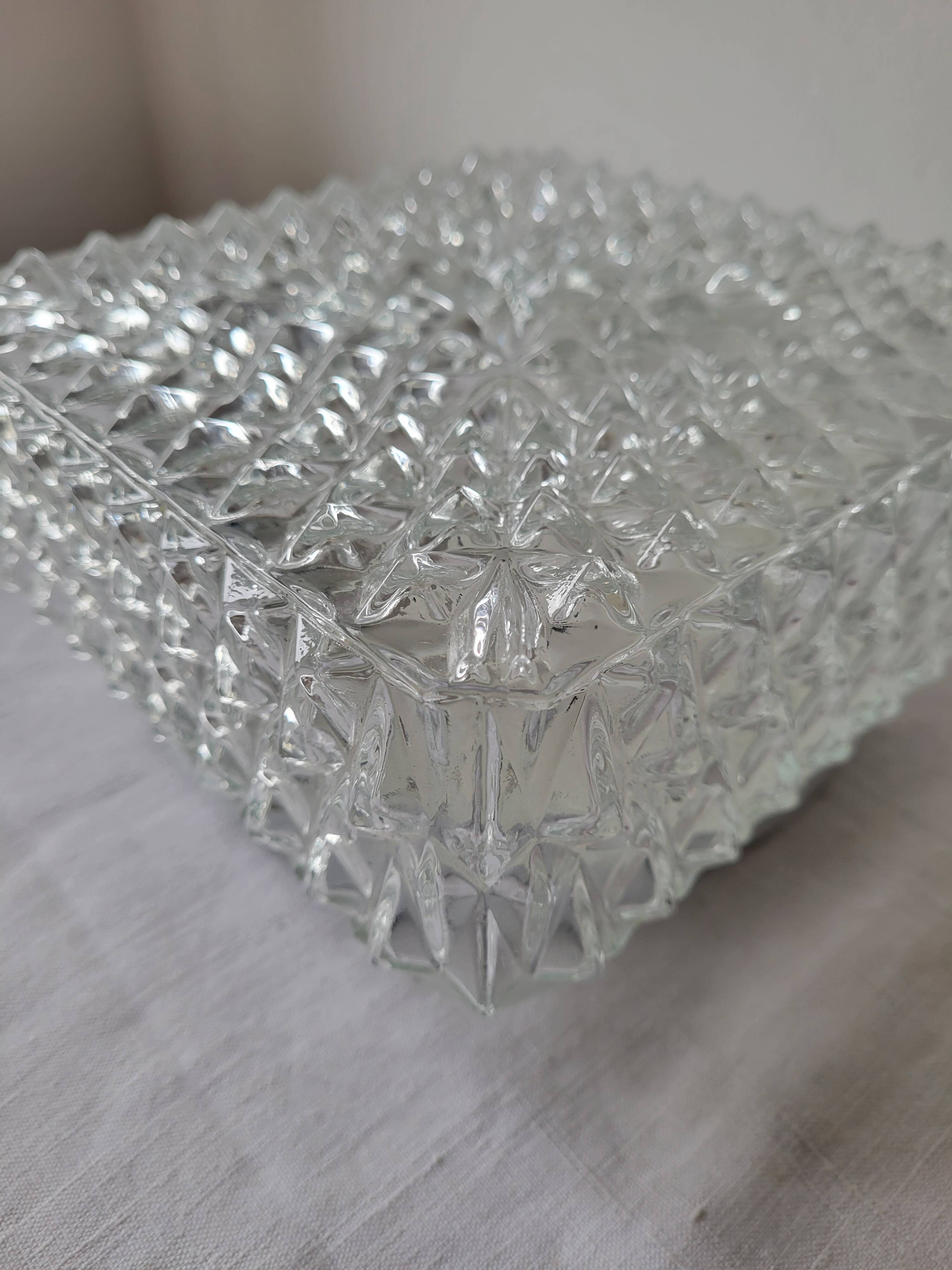 Square molded glass ceiling light "diamond point"