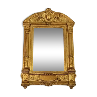 Golden resin mirror to hang