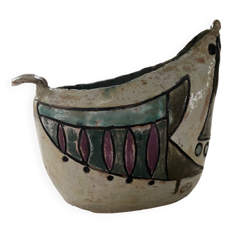 Zoomorphic decorative vase