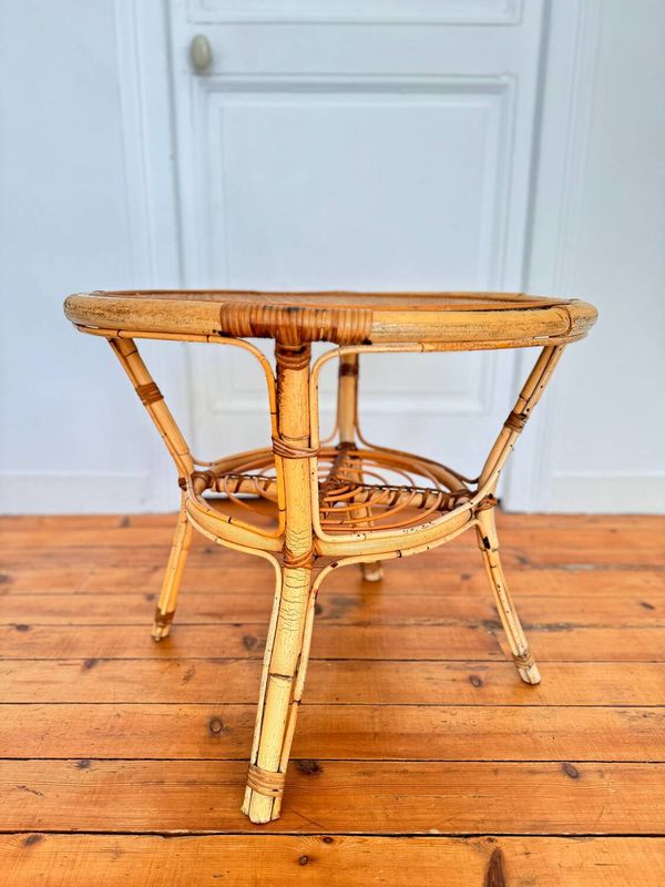 Table basse / bout de canapé en rotin, vers 1950