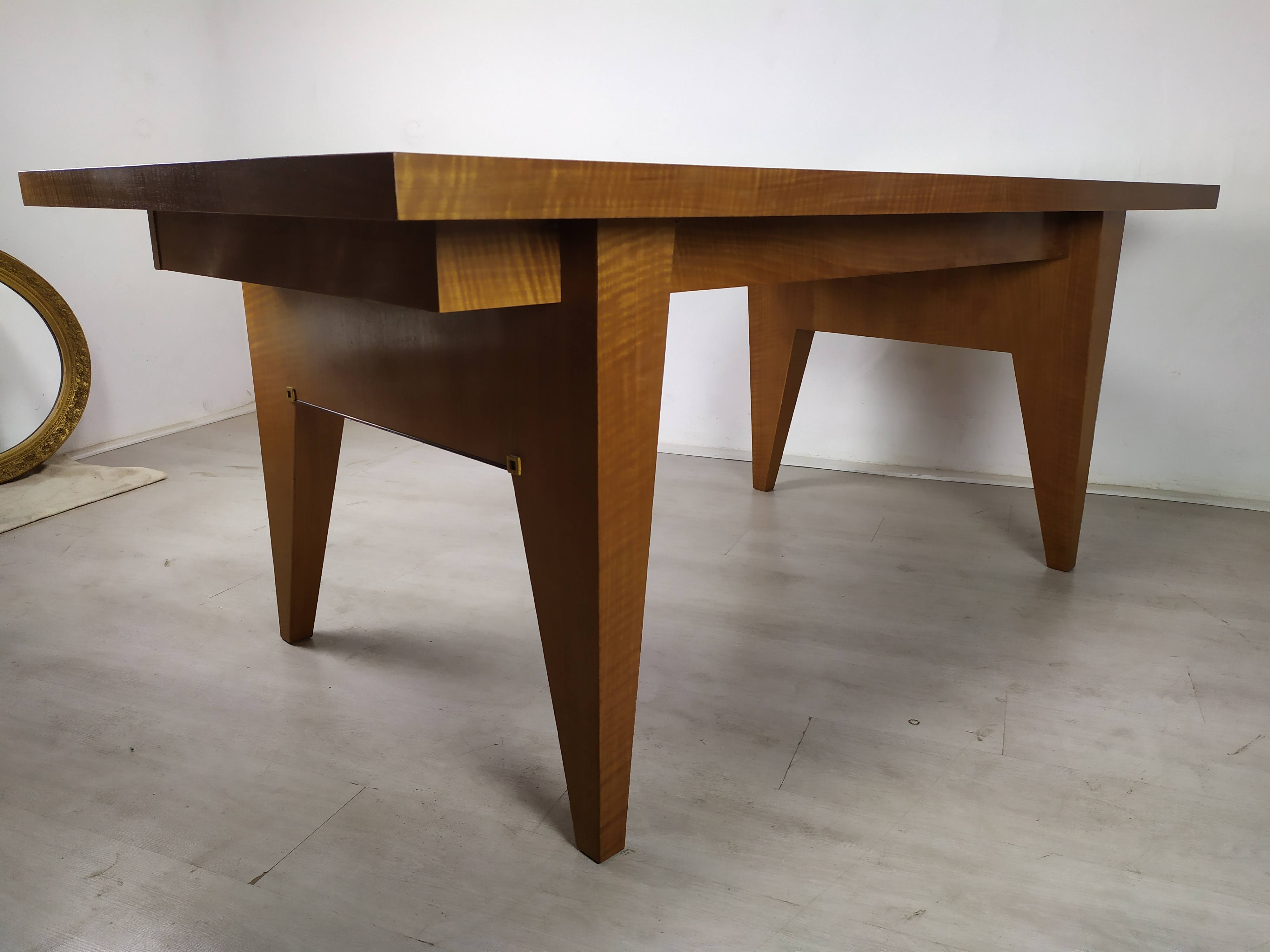 Table a rallonge pied compas