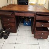 Double-sided desk
