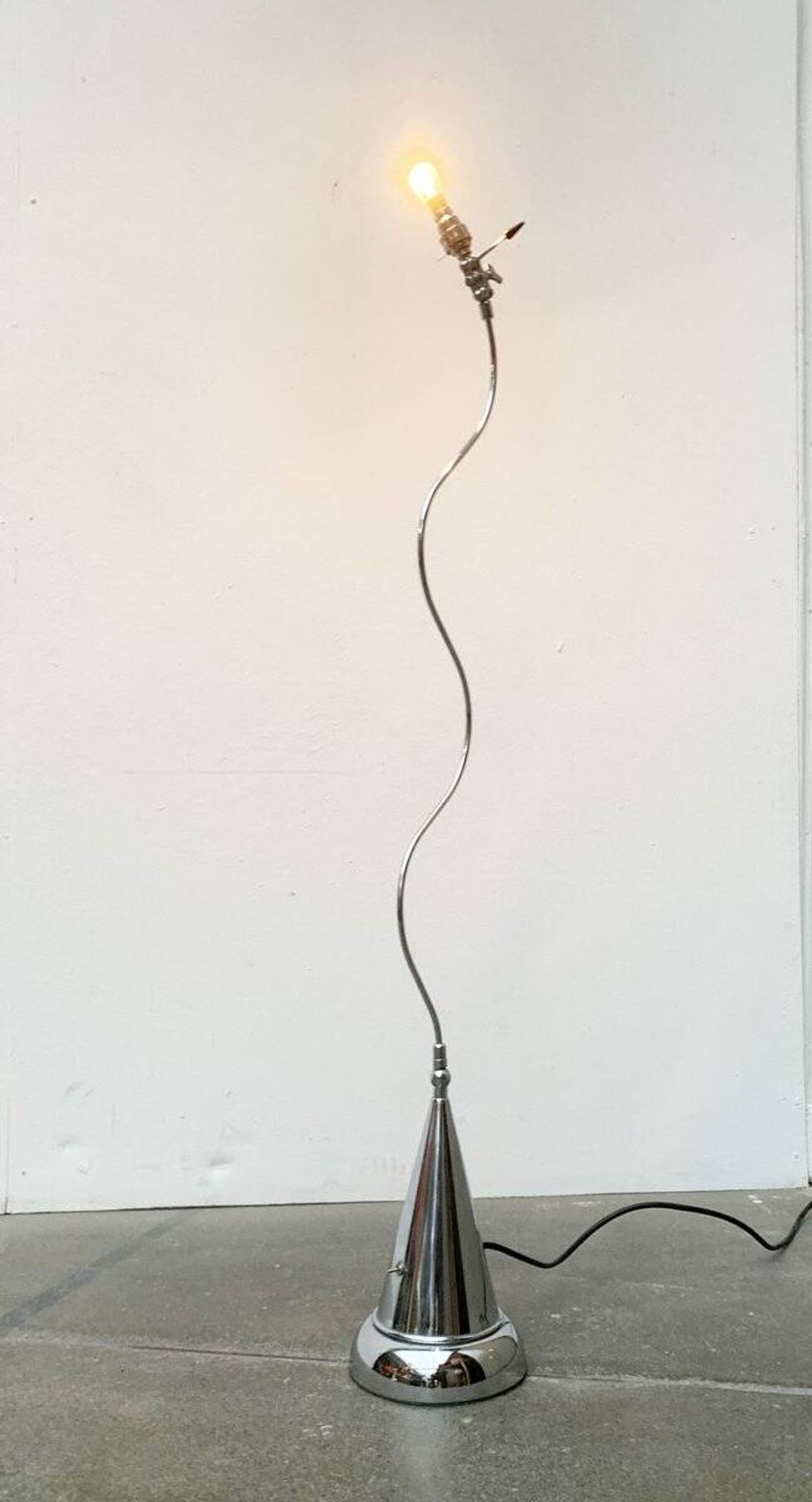 Postmodern Italian floor lamp by Andrea Bastianello for Disegnoluce, 1980s.