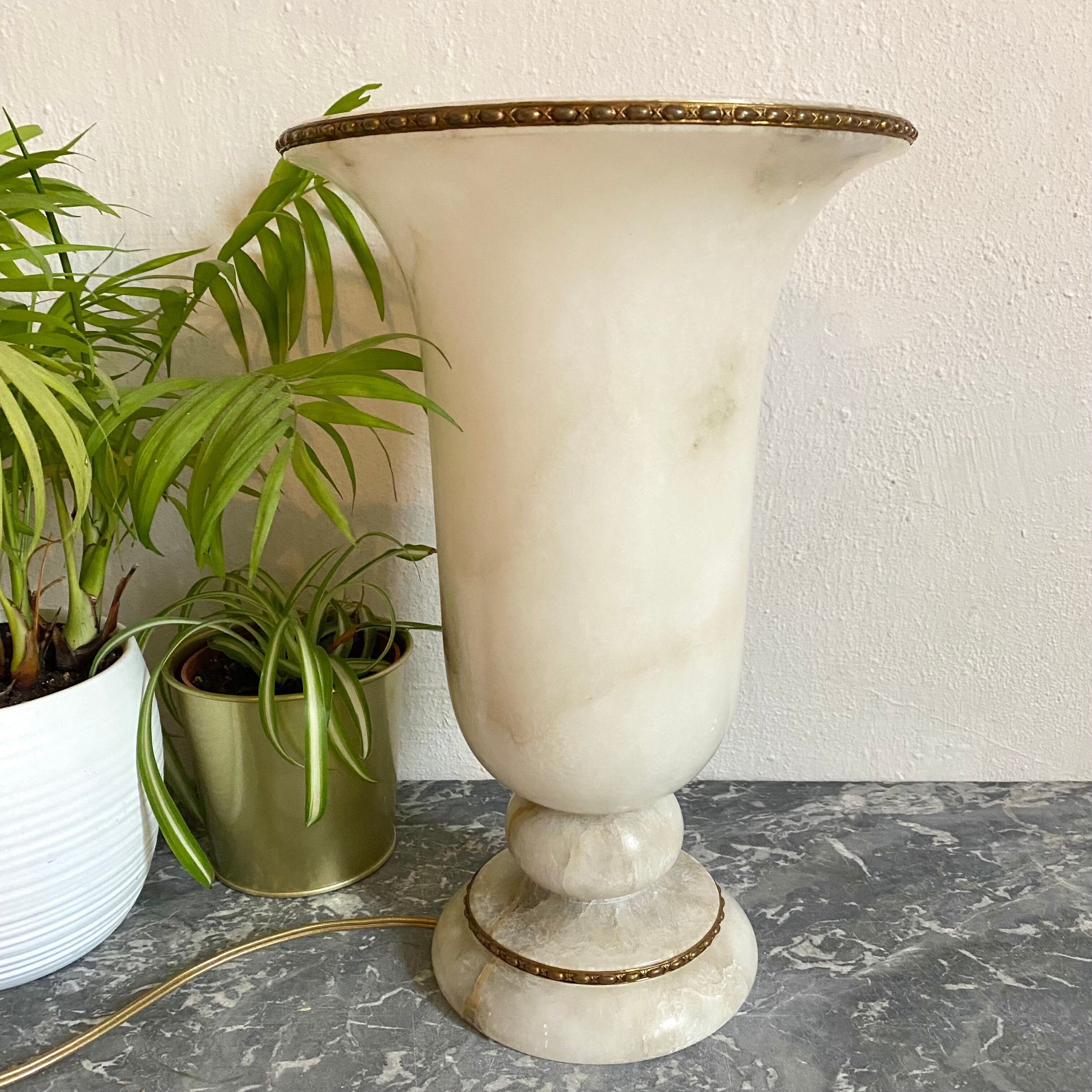 Vintage Medicis lamp in alabaster and brass