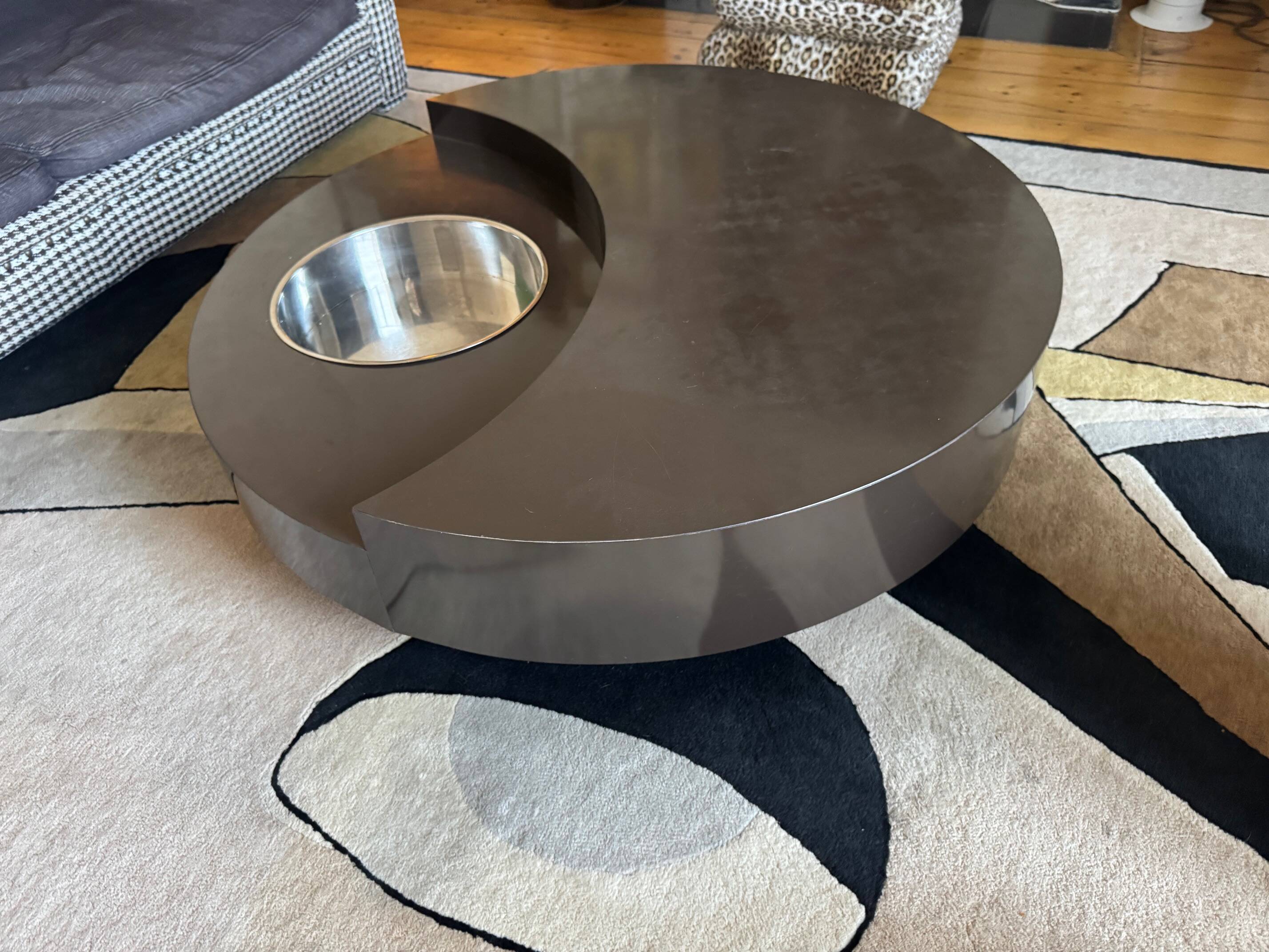 Willy Rizzo Coffee Table ‚Yin Yang‘, Brown Lacquer and Silve, Italy 1970s