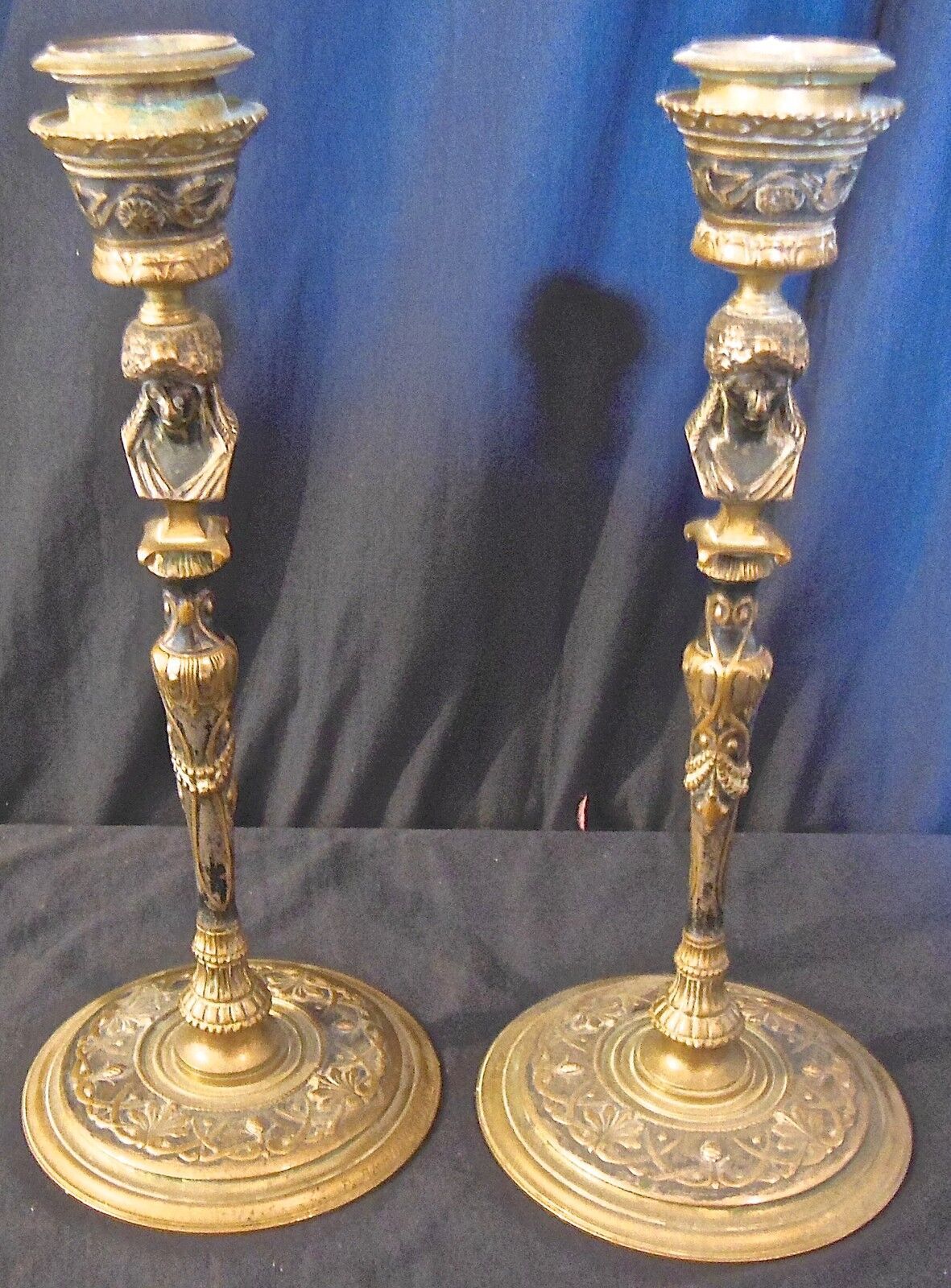 Pair of candlesticks old decor medallion a l antique signed F.Barbedienne