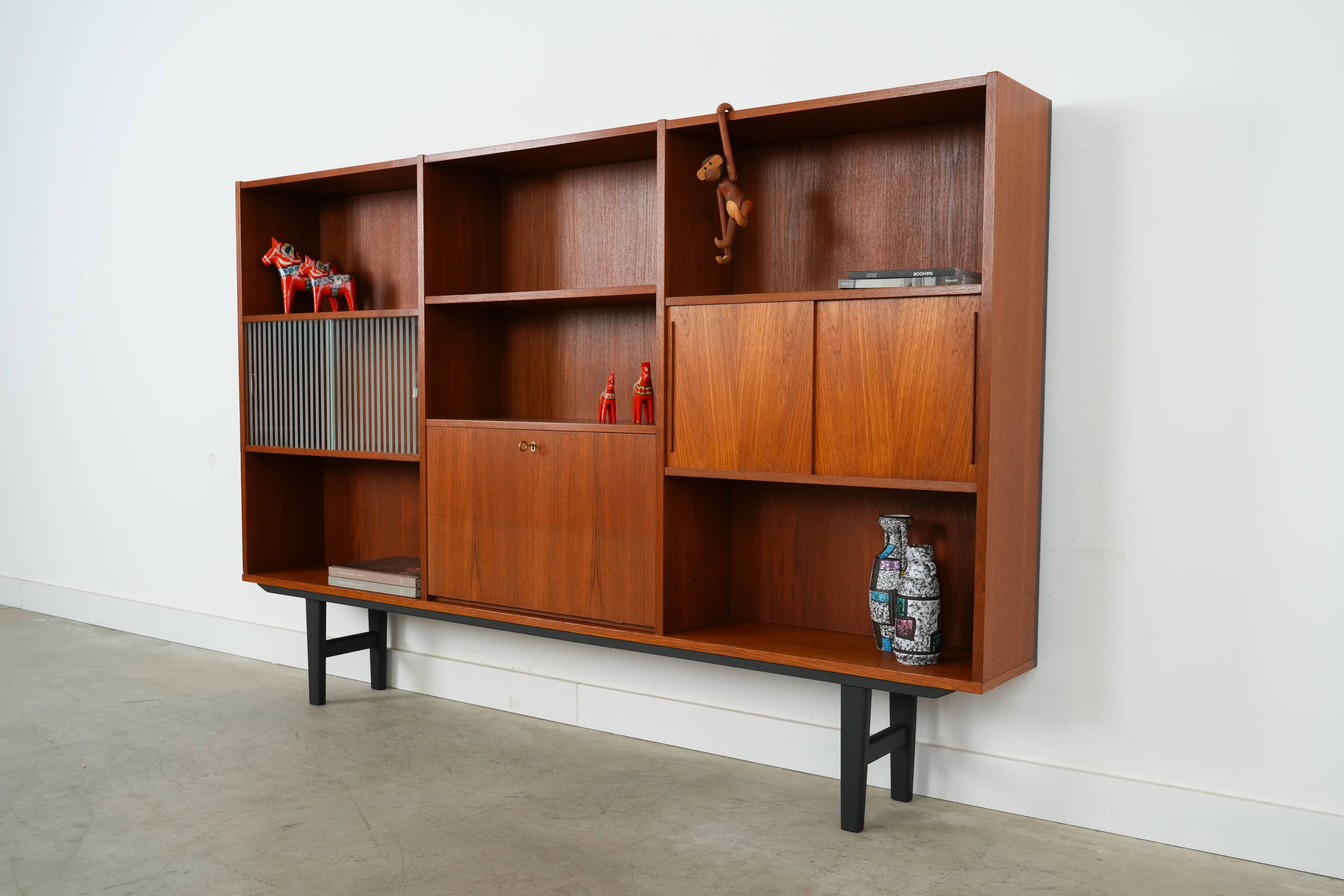 Bibliothèque en teck, design danois, années 1970, production : Danemark