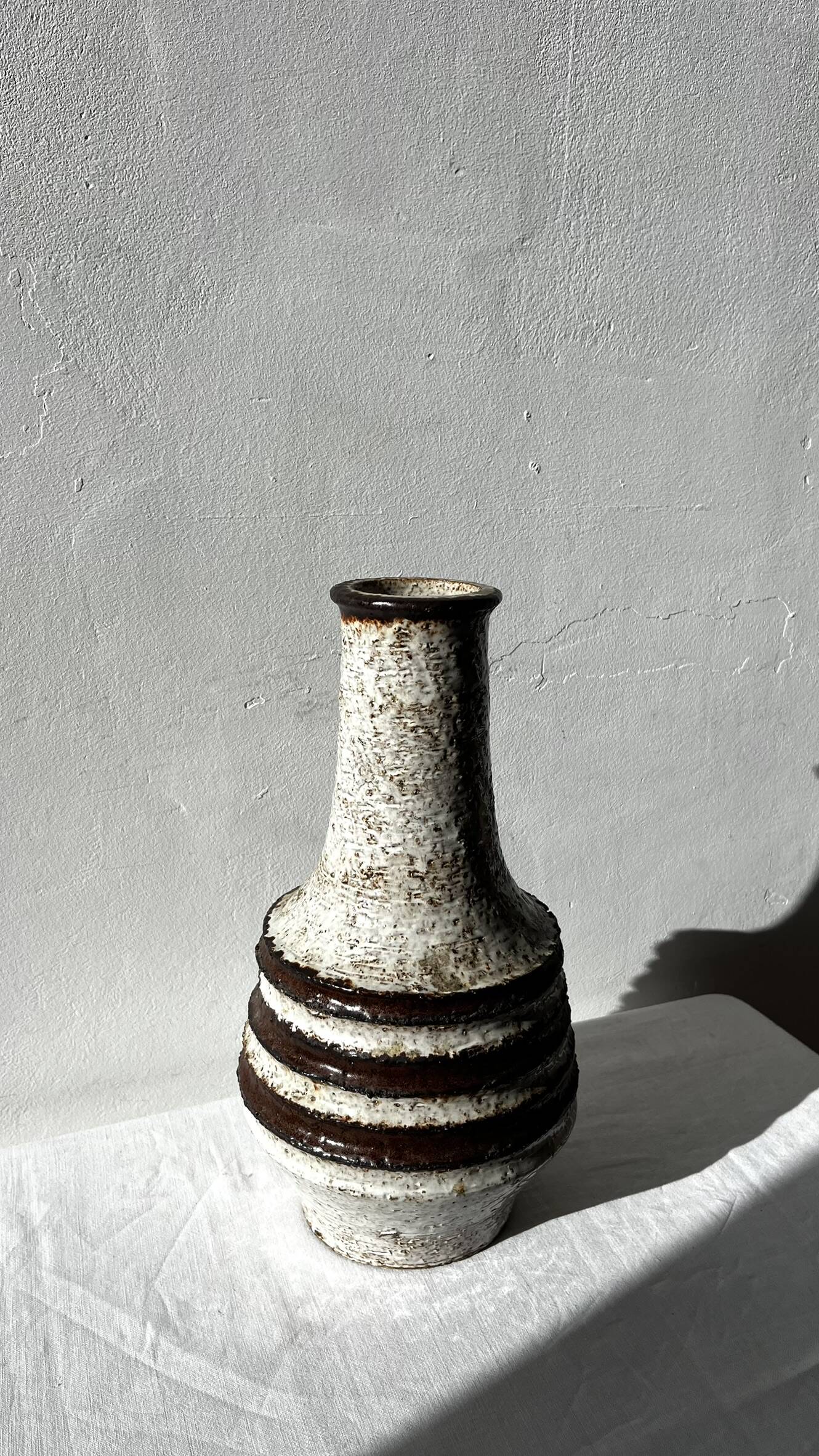Vintage ceramic vase - brutalist / mid-century style