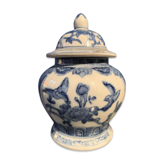 Pot covered in porcelain baluster shape with blue white bird decoration