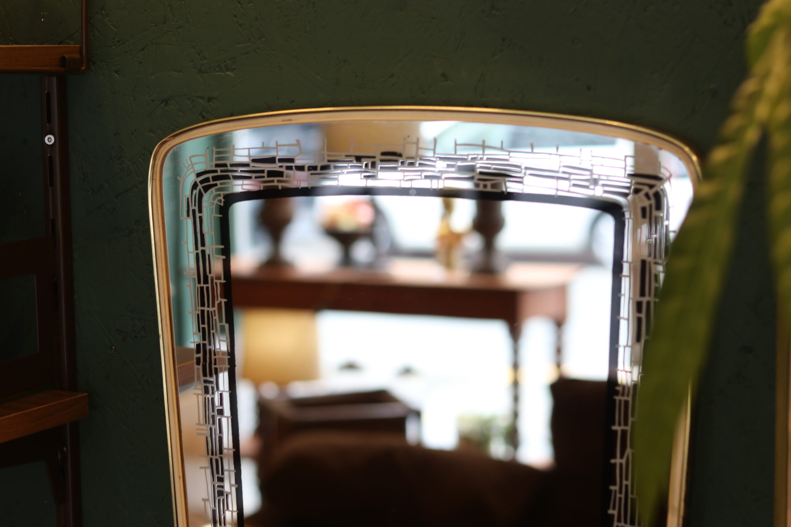 Large 1950s rear-view mirror