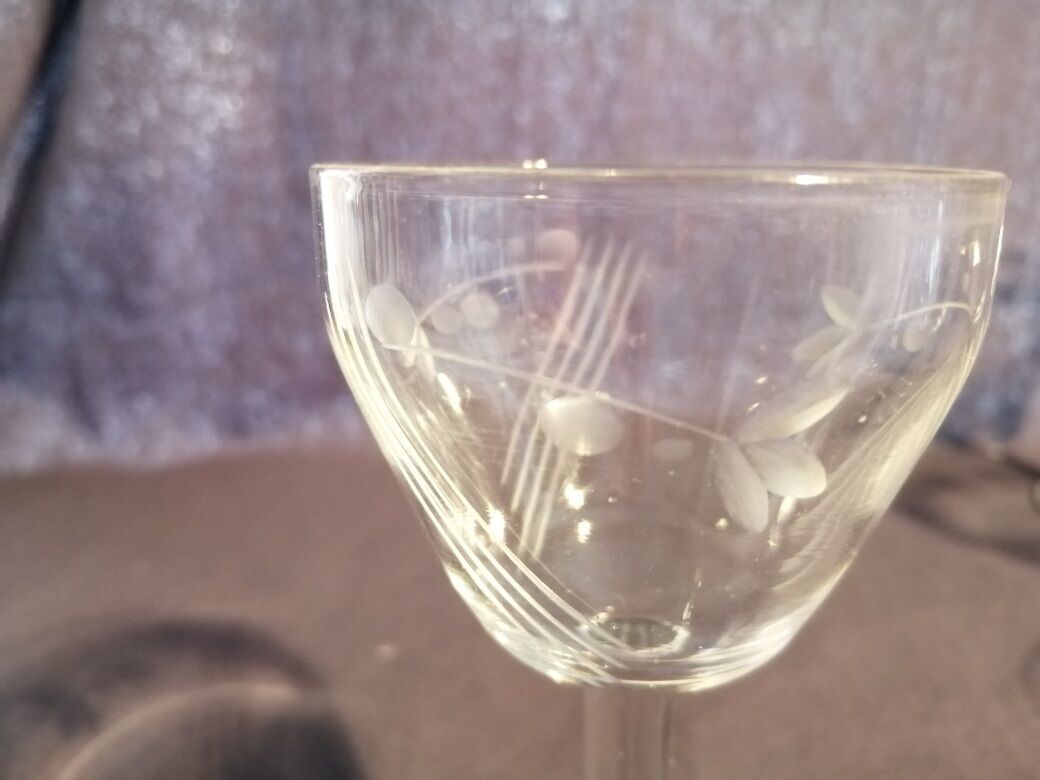 Old vintage glasses with ciselé 6