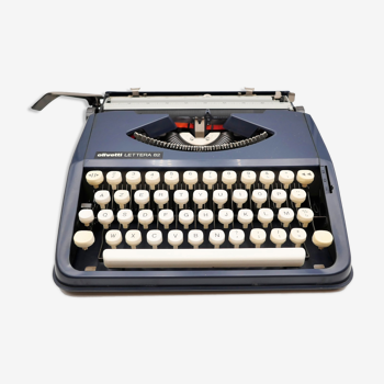 Machine à écrire Olivetti Lettera 82 Bleue révisée ruban neuf