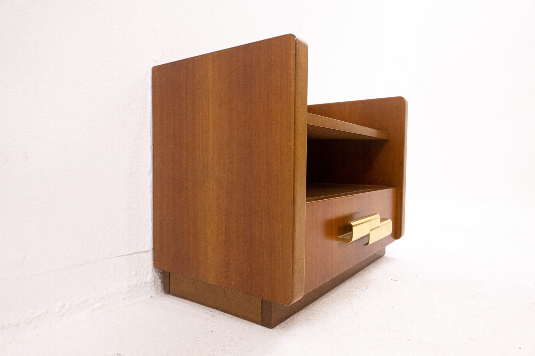 Pair of mid-century wooden drawers nightstands, Italy 1950s