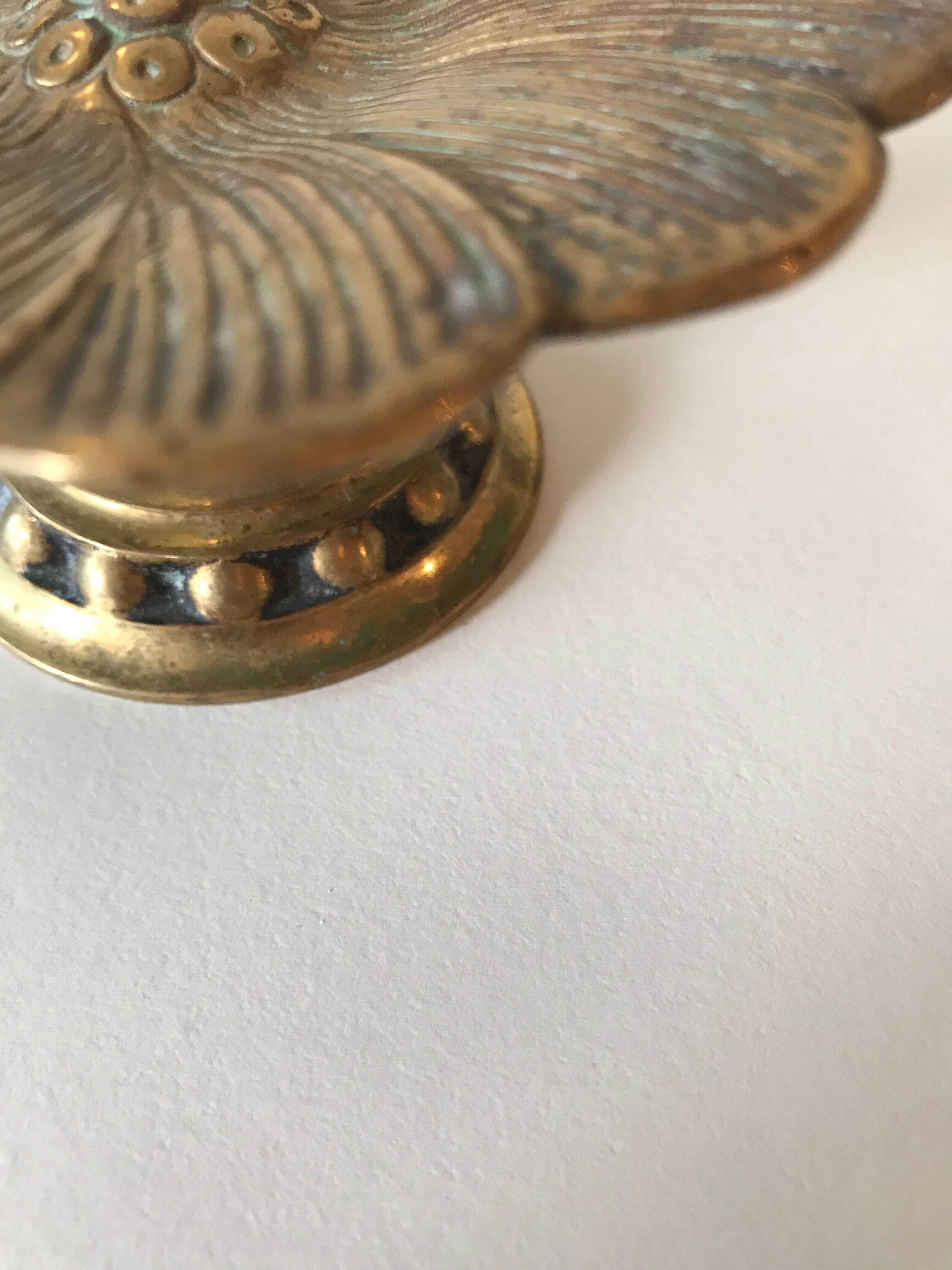 Cup flowers in brass