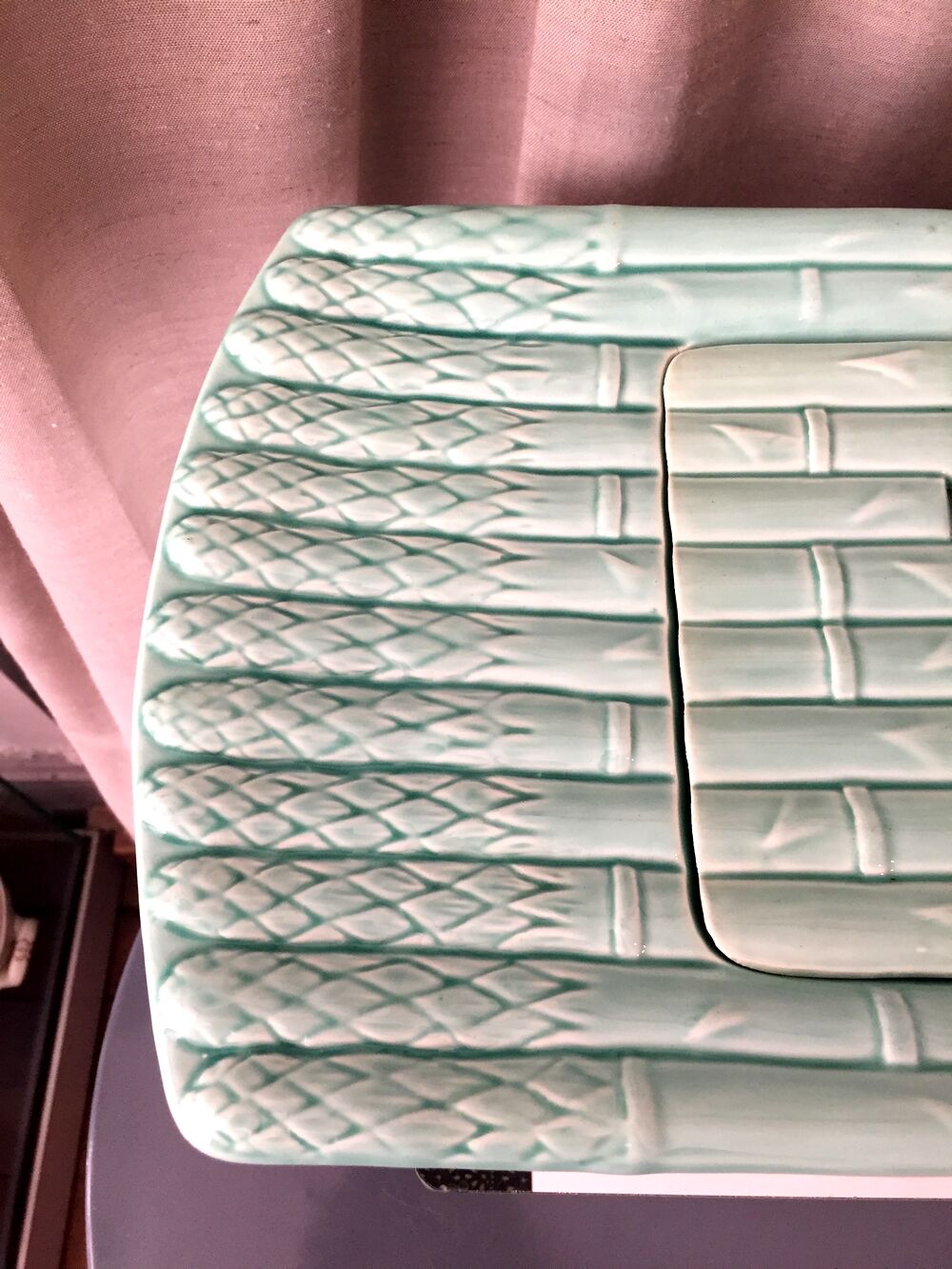 Asparagus dish with drainer in water green tones