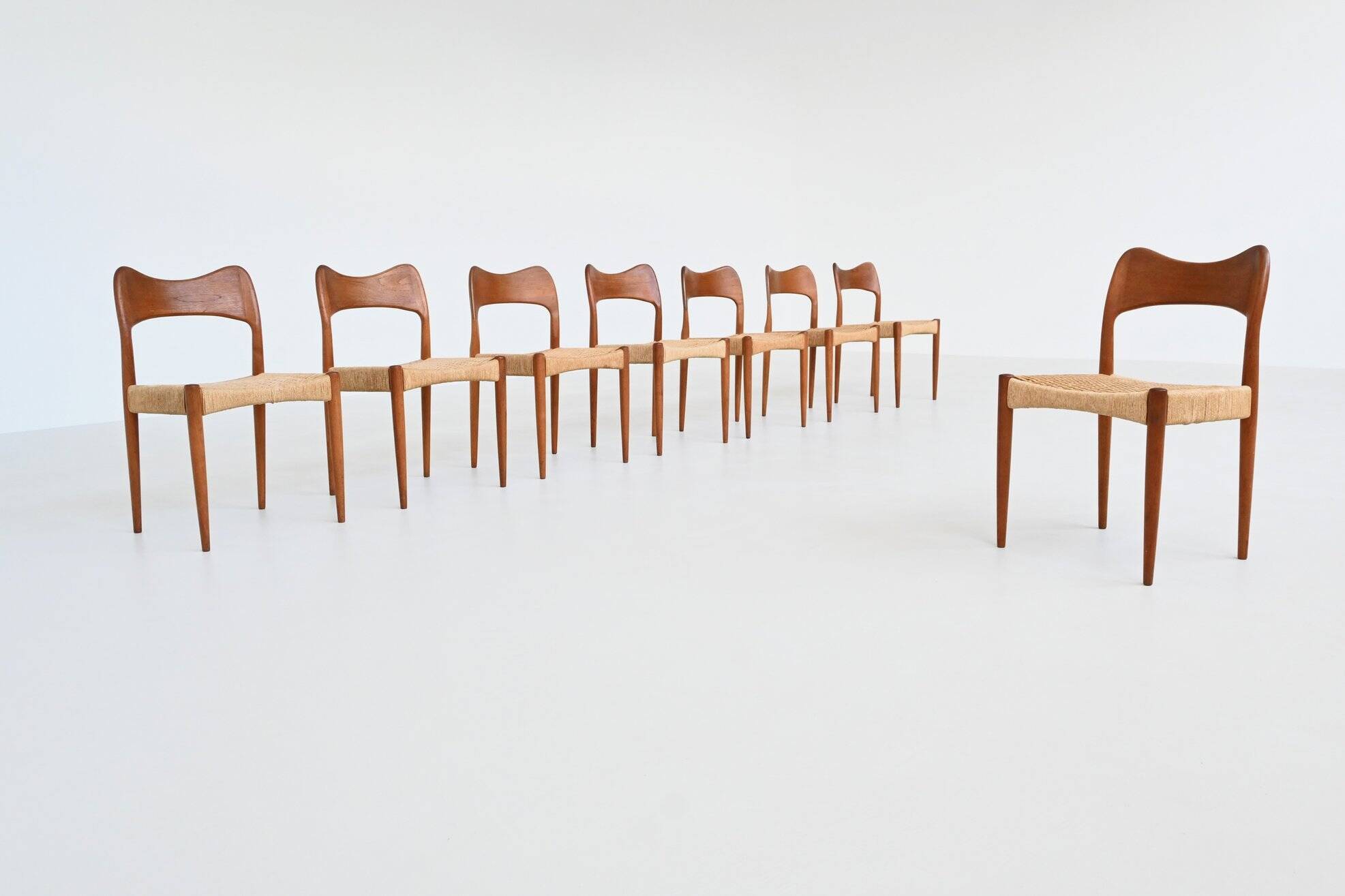 Arne Hovmand Olsen set of eight dining chairs in oak Mogens Kold Denmark 19