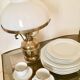 Lampe de table laiton doré et opaline