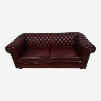 Burgundy leather Chesterfield sofa