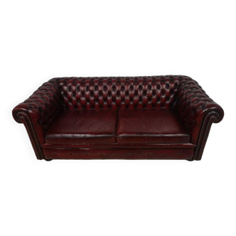 Burgundy leather Chesterfield sofa