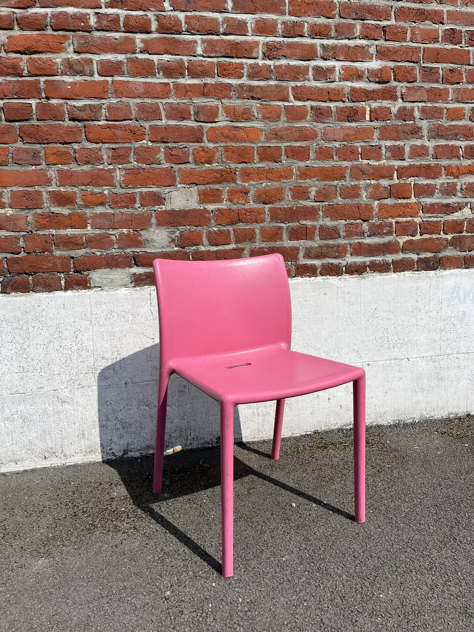 Set of 4 pink design AIR CHAIRS by Jason Morrison.