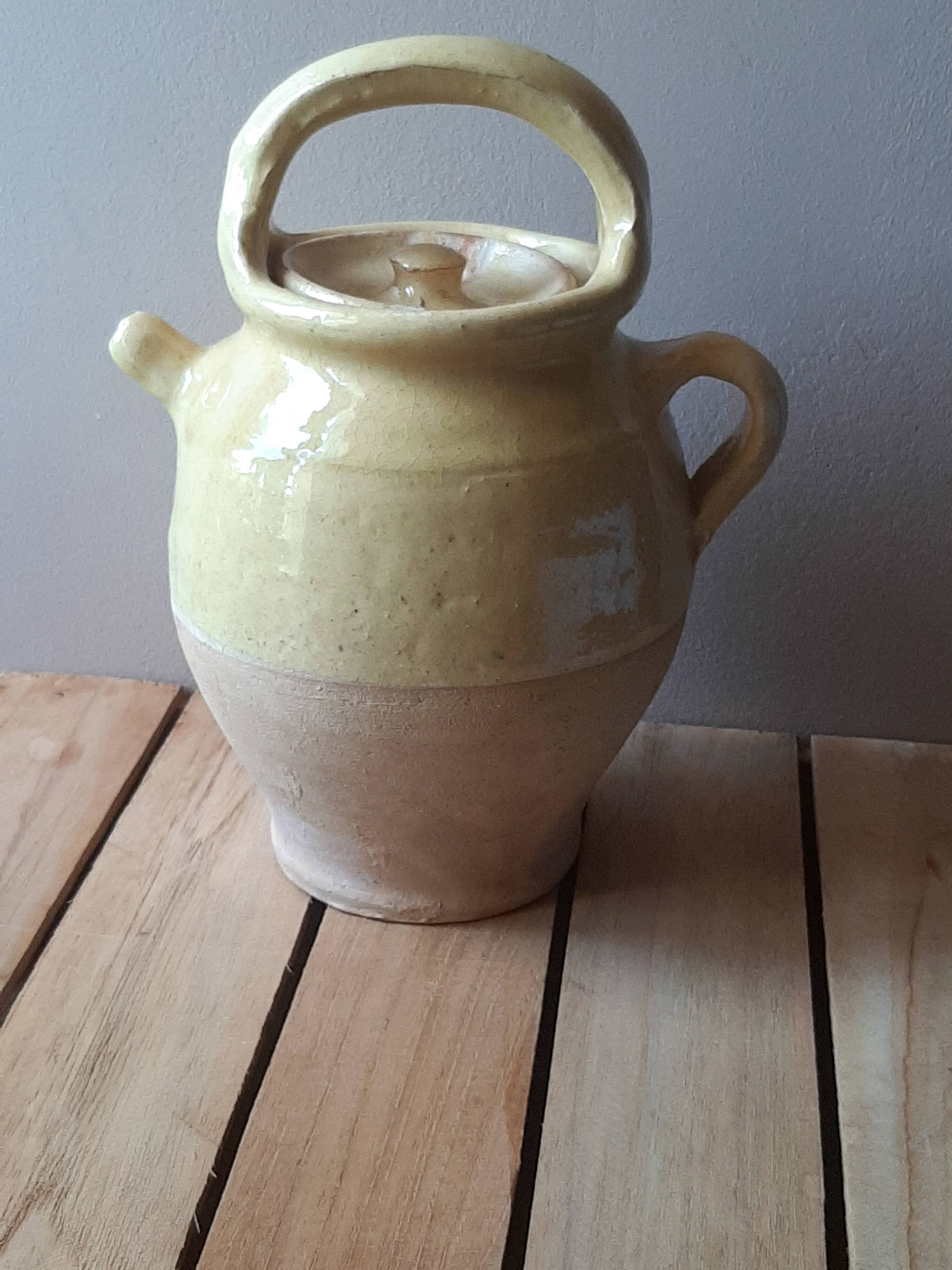 Yellow terracotta crockery