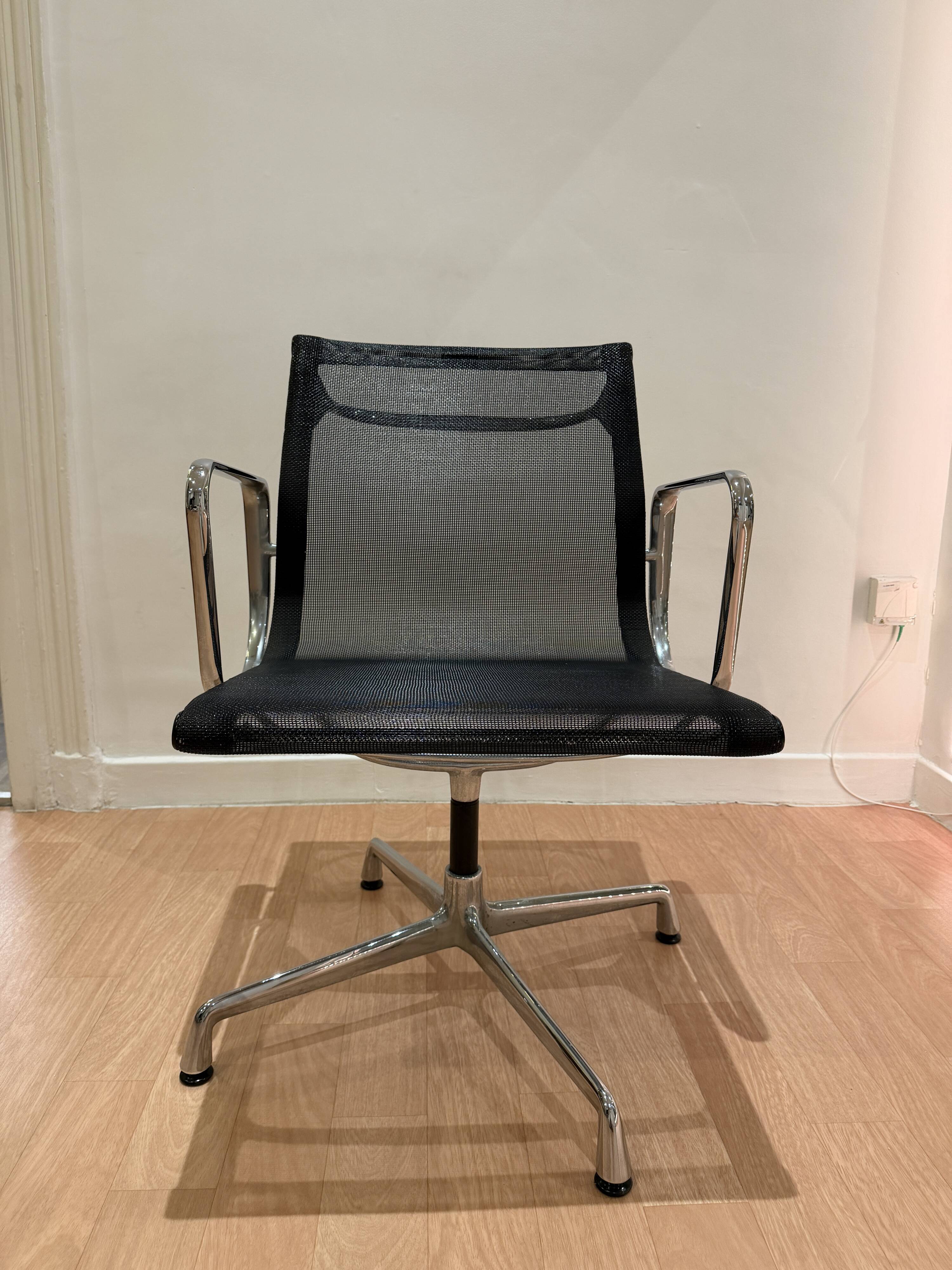 Fauteuil de bureau design Charles & Ray Eames — édition Vitra