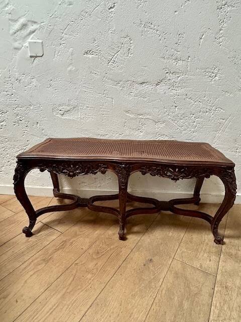 Cane crisscross bench seat