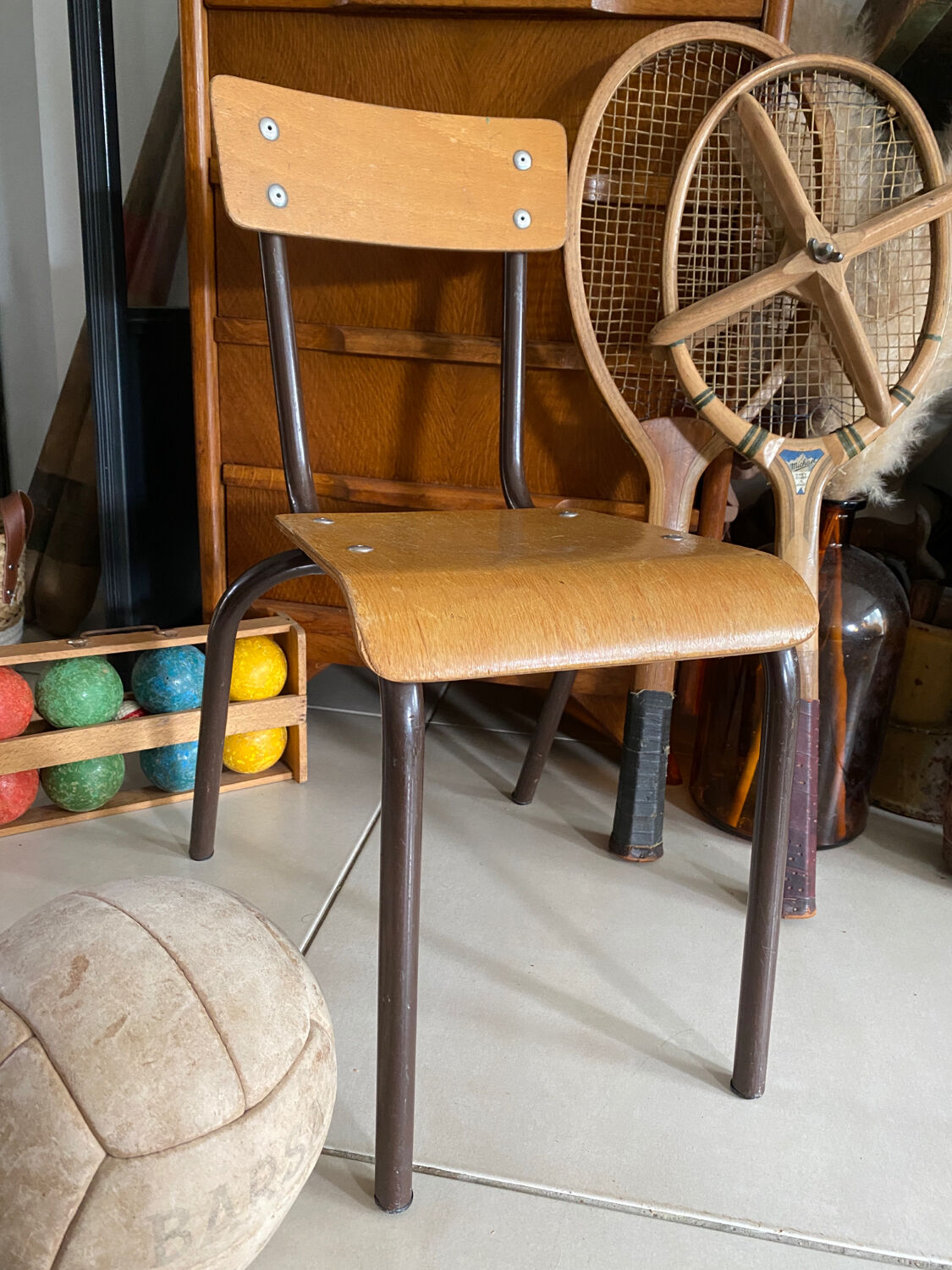 Children's school chair in wood and metal