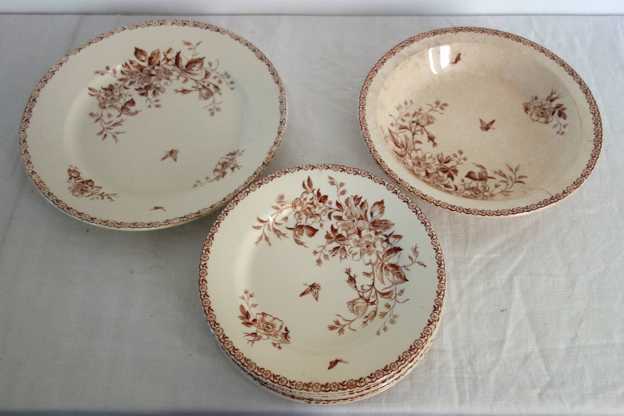 Service part # 1 ironstone Gien May around 1900