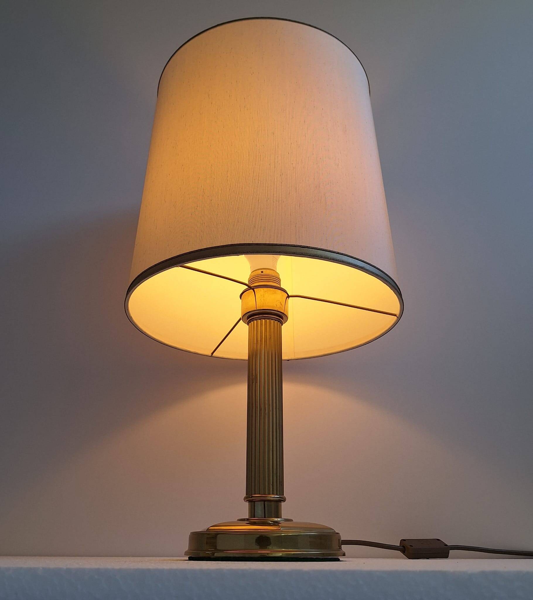 Vintage lamp with pillar base, 1960s