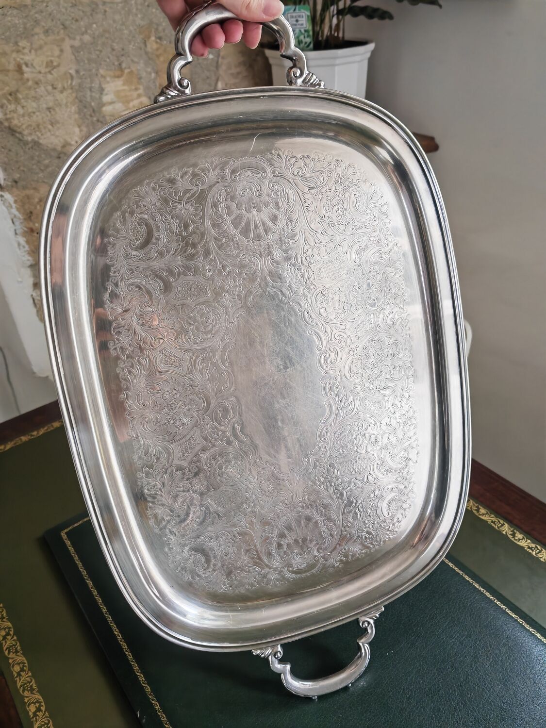 Georgian Court silver metal top