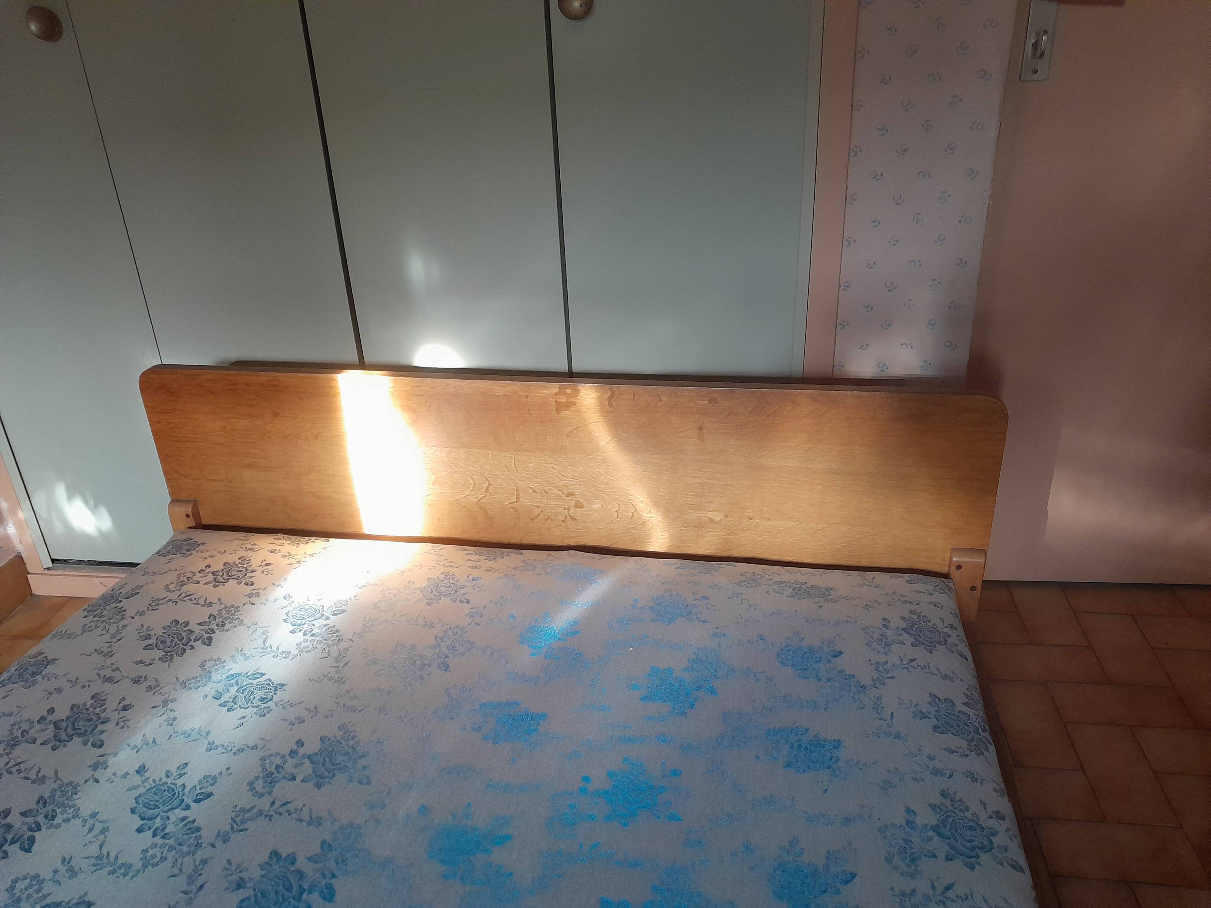 Lit vintage en bois 120 cm – années 50/60 – esprit moderniste