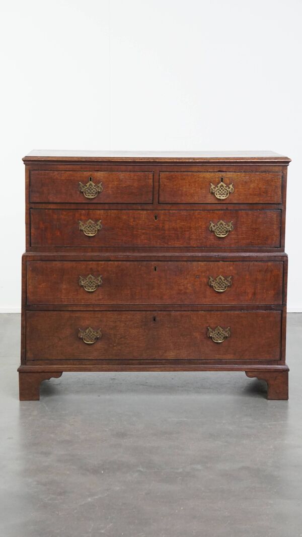 Commode anglaise ancienne du XVIIIe siècle