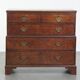 Commode anglaise ancienne du XVIIIe siècle