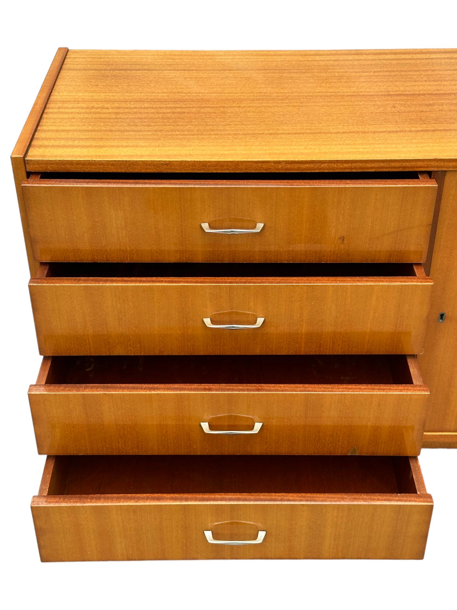 Violetta 1039 postmodernist chest of drawers, designed by original Lesniewski, preserved in excellent condition.